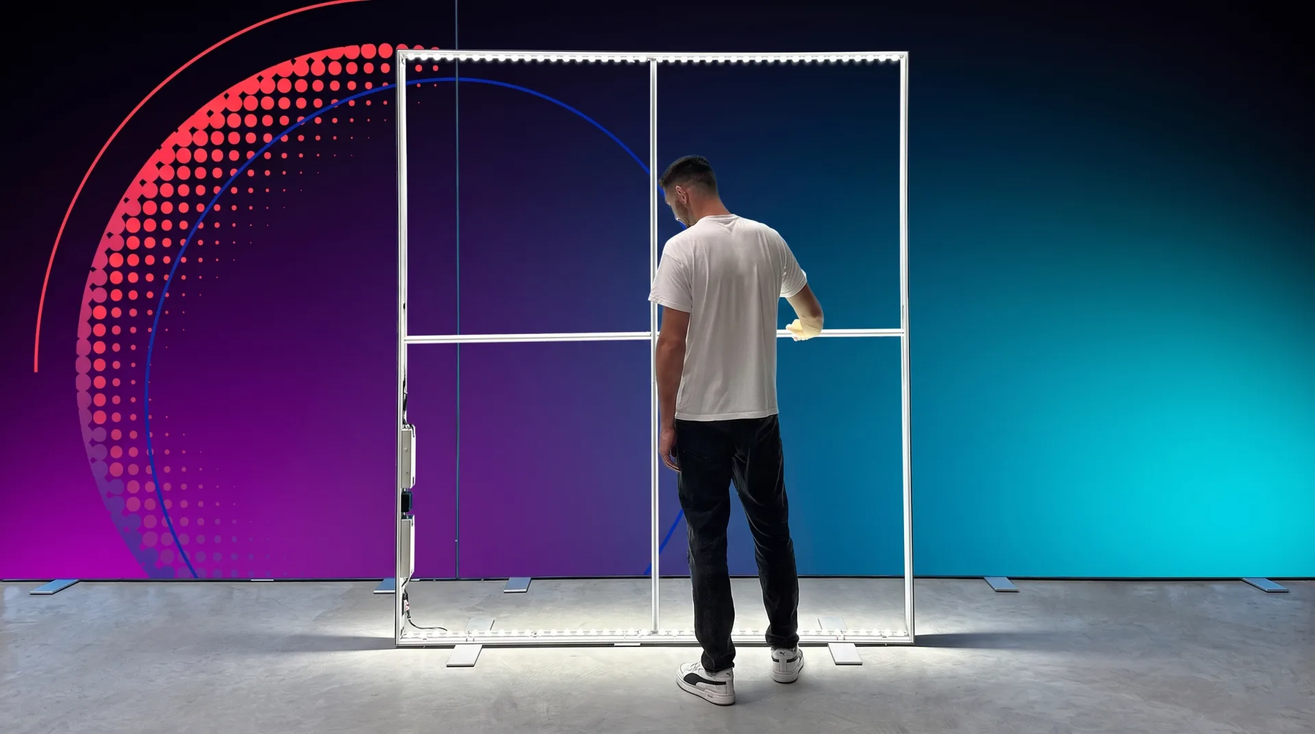 Montáž podsvícené reklamní stěny Vitasystem